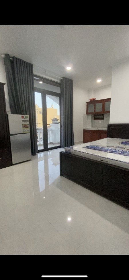 Studio ban công - mặt tiền - đường Xóm Chiếu q4, đh Luật, đh Nguyễn Tất Thành, 35m2