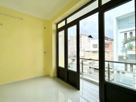 Phòng trọ ban công siêu rộng rãi thoáng mát Zá chỉ từ 3tr3-3tr7, 30m2