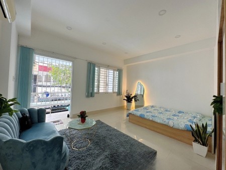 Studio full nội thất ban công- Ngay vincom và ĐH CN4- Dương Quảng Hàm, 25m2