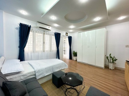 Căn hộ Full nội thất ban công tại Quận 7, 35m2