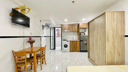 Cho Thuê Studio Bancon Máy Giặt Riêng Trung Tâm Nguyễn Thị Thập quận 7, 35m2