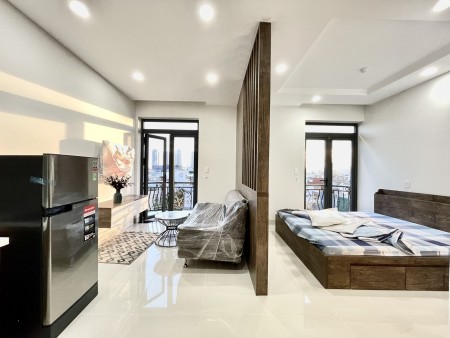 Cho thuê căn hộ mini dạng vách ngăn 2 bancon gần Lotte quận 7, 40m2