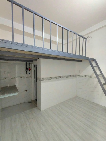 Phòng trọ trống giá 3tr2 có gác ở Phạm Văn Bạch, 25m2