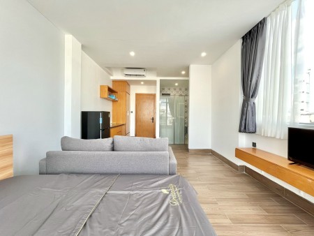 Cho thuê căn hộ full nội thất ban công cửa sổ lớn ngay Hai Bà Trưng Quận 3, 35m2