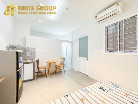 Căn hộ dịch vụ đầy đủ nội thất, ban công, giá HSSV gần UFM Quận 7, 35m2