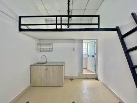 Phòng trọ cao cấp giá rẻ gần cầu vượt Hoàng Hoa Thám, Tân Bình, 27m2