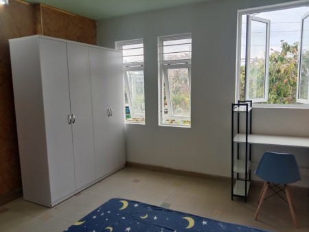 Cho thuê căn hộ 1 phòng ngủ, full nội thất, cửa sổ, máy giặt riêng gần SC Vivo Quận 7, 35m2