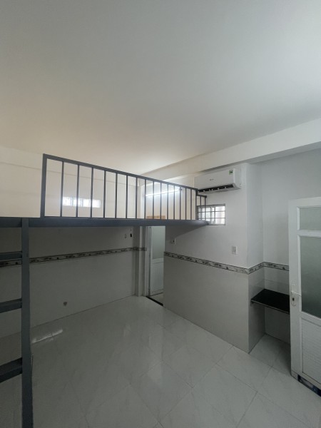 Cho thuê phòng trọ có gác, máy lạnh giá rẻ gần đại học công thương, 30m2