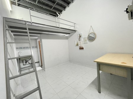 Cho thuê phòng trọ có gác, máy lạnh gần aeon tân phú, 28m2