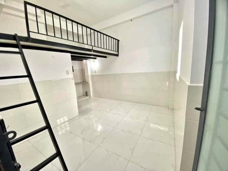 CH1TR/1 NGƯỜI Mới xây Ban Công Riêng Đối điên ĐH CN Thực phẩm T.PHÚ, 30m2