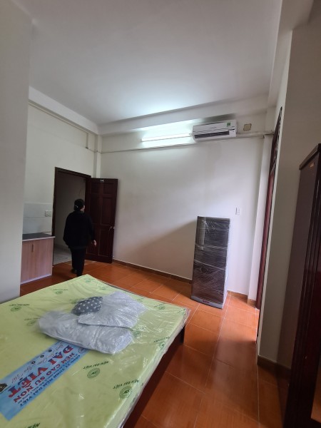 Căn hộ Dịch vụ full nt bancol đường bạch đằng gần sân bay giá rẻ, 30m2