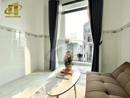 Trống sẵn phòng duplex ban công - Mặt tiền đường, 35m2