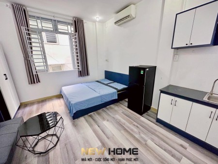 Studio cửa sổ lớn_mặt tiền Khánh Hội Q4, ngay cầu Ông Lãnh, 35m2