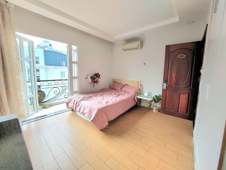 Studio Full Nội Thất Ban Công View KDC Phú Mỹ Hưng Q7, 25m2