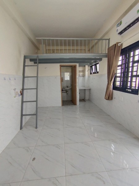 Căn hộ Duplex 30m2 có ban công ngay mặt tiền Huỳnh Tấn Phát, 30m2