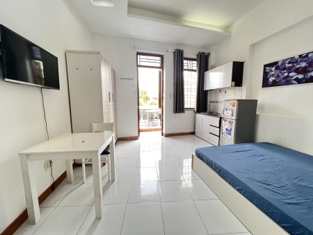  Studio bancon, cửa sổ, full nội thất 565 Cách Mạng Tháng 8, Quận 3, 35m2