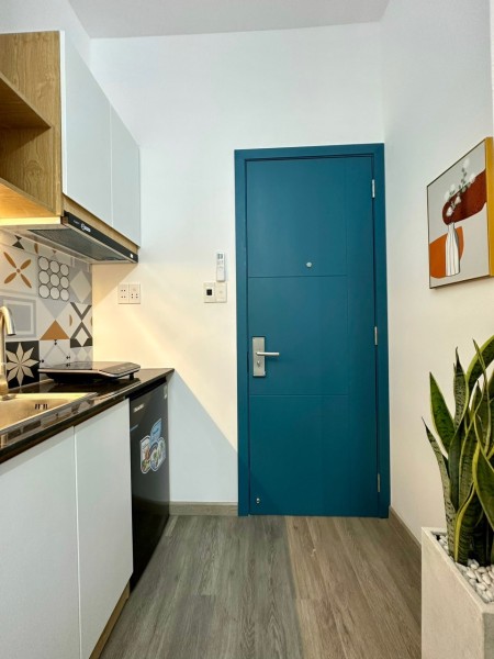 Cho thuê phòng có nội thất, cửa sổ lớn, ban công lớn, 30m2