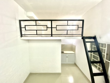 Phòng trọ có gác có máy lạnh giá rẻ gần Đh Công Thương Tân Phú, 25m2