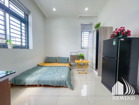 Căn hộ Mới có trang bị Nội thất ở ÚT TỊCH, P4 đi Sân Bay 5p, 30m2