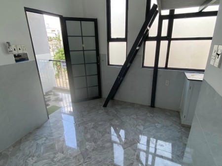 Nhà mới xây có vài phòng ban công ở Tây Thạnh, có thể ở liền được, 25m2