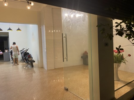 Cho thuê cửa hàng mặt ngõ Phố Tam Đa, Thụy Khuê. Khu vực sầm uất kinh doanh đỉnh. Chỉ 8tr, 56m2