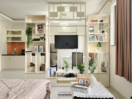 CĂN HỘ studio, TÁCH BẾP - FULL NỘI THẤT XỊN XÒ NĂM NGAY TRUNG TÂM QUẬN 7 mới như hình, 50m2