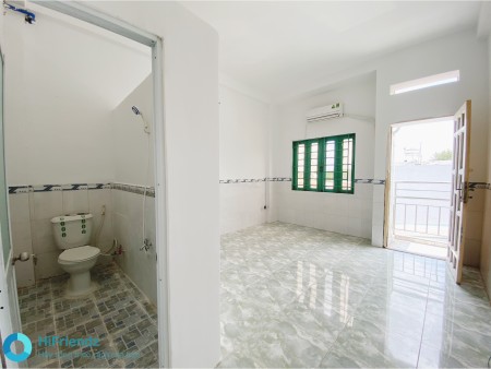 Phòng cho thuê không gác có máy lạnh giá 2trxxx ngay đường Vườn Lài - Tân Phú, 27m2