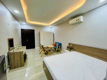 Trống phòng studio full nội thất ban công quận 7, 35m2