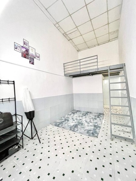 Phòng trọ gác cao giá 2trxx cho thuê gần đh công thương, tân phú, tân bình, 27m2