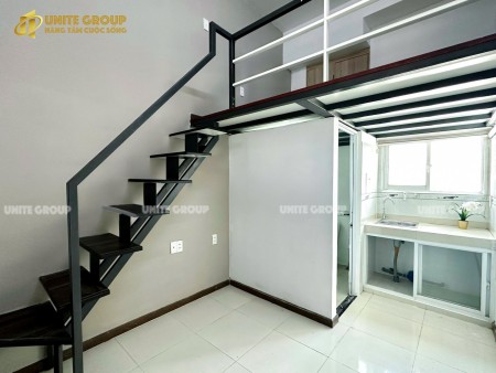 Duplex gác cao có cửa sổ - Nội thất cơ bản - Quận 7, 20m2