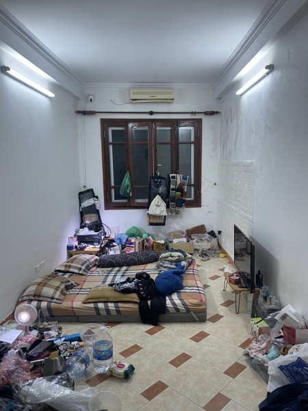 Cho thuê nhà 5 tầng tại Ngõ 210 Đội Cấn, Ba Đình. Ở nhóm người hoặc kinh doanh online. Chỉ 12tr, 42m2