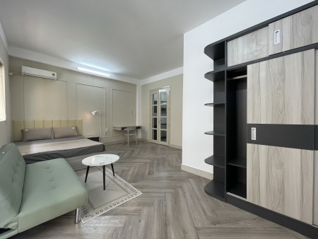 Căn hộ full nội thất, cửa sổ thoáng mát, gần ĐH TDT, Lotte, Go, Crescent Mall, 35m2