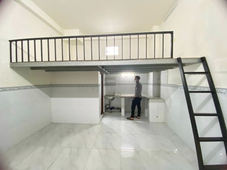 PHÒNG TRỌ CAO CẤP GÁC CAO NGAY ETOW CỘNG HÒA, P13 TÂN BÌNH, 30m2
