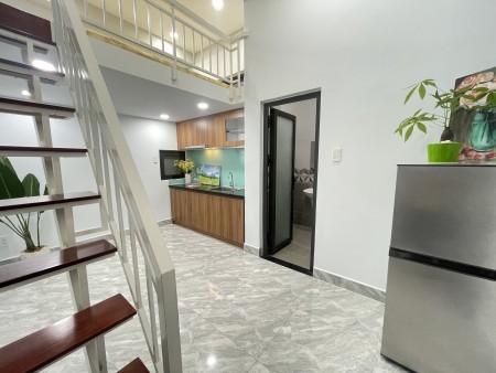 Căn hộ full nội thất, cửa sổ thoáng mát, gần ĐH TDT, Lotte, Go, Crescent Mall, 35m2