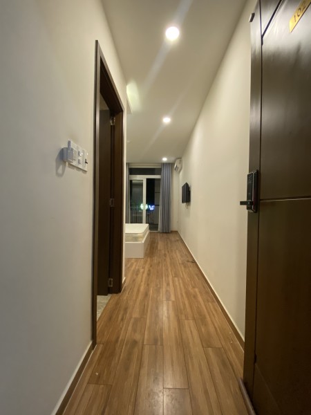 Căn Hộ studio ban công full nội thất gần công viên ven sông , cách ĐH Tôn Đức Thắng 2 phút chạy xe, 25m2