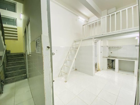 Trống căn duplex gần HOÀNG HOA THÁM-p13 -tân bình, giá rẻ, 25m2