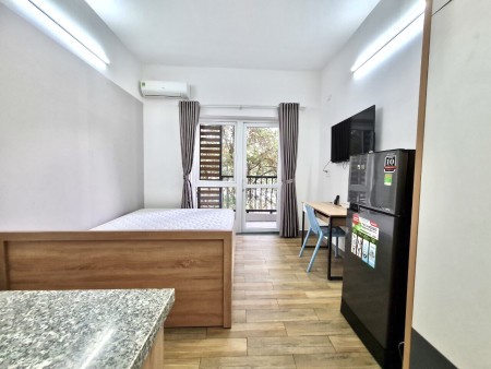 Căn Hộ studio ban công full nội thất nằm đối diện ĐH RMIT , ĐH Tôn Đức Thắng, 20m2