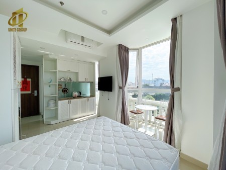 Căn hộ full nội thất ban công, cửa sổ lớn thoáng mát, 30m2
