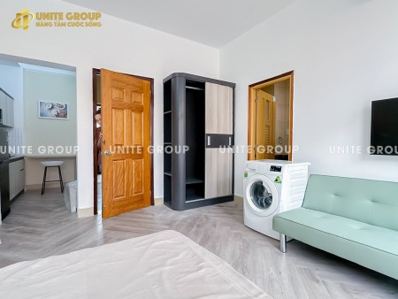 Căn hộ full nội thất, ban công, máy giặt riêng gần chợ Tân Mỹ, bệnh viện FV, Crescent Mall, 45m2