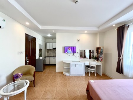 Căn hộ full nội thất, cửa sổ thoáng, Studio, bồn tắm ngay Crescent Mall, Go, chợ Tân Mỹ, 35m2