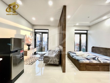 Trống căn Studio tách bếp, bancon nằm ngay trung tâm quận 7, thuận tiện di chuyển, giá cả hợp lý, 35m2