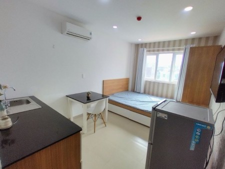 Căn hộ full nội thất, cửa sổ thoáng gần Crescent Mall, bệnh viện FV, chợ Tân Mỹ, 30m2