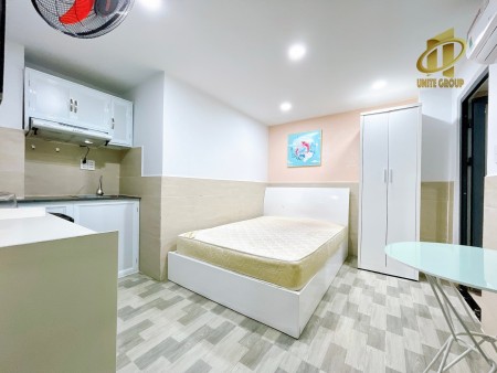 Căn hộ full nội thất, cửa sổ thoáng, gần Crescent Mall, chợ Tân Mỹ, bệnh viện FV, 45m2