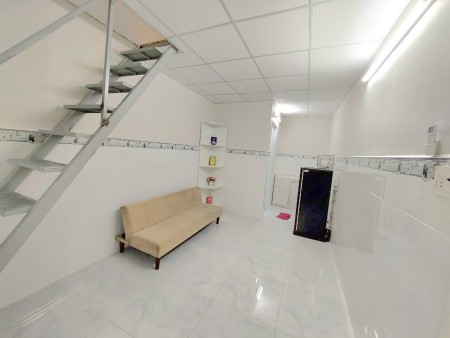 Căn hộ Duplex Dương Bá Trạc Q8 35m2 - gác cao trên 1m8 - phòng sạch sẽ, 33m2