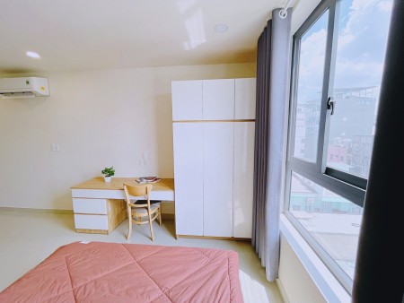 Căn hộ view xịn, Full nội thất - Cửa sổ lớn cực sáng thoáng - Gần cầu Rạch Ông, cầu Himlam vách Q7, 40m2