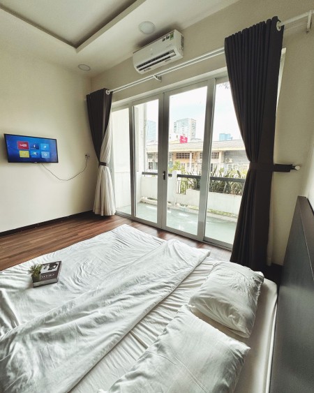 Cho thuê căn hộ bancon lớn full nội thất có máy giặt riêng Ký Con, Quận 1 gần cầu Calmette, 45m2