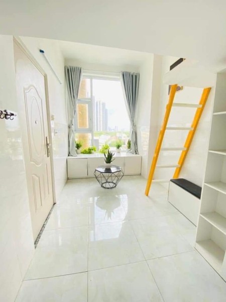 Duplex Có Cửa sổ Gần Đại học Tài chính Marketing, Cầu Tân Thuận 1, 30m2