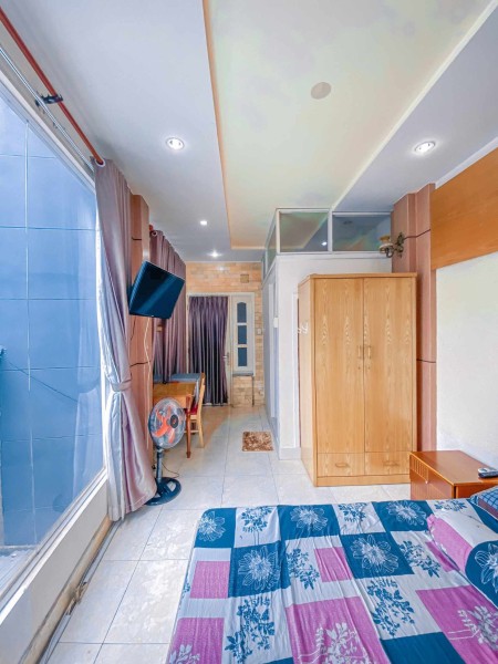 Tại quận 1 căn phòng full nội thất, đầy đủ thứ bạn muốn, 35m2
