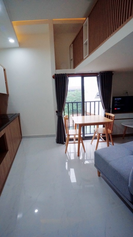 Duplex ban công view sang trọng Quận 7, 35m2