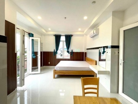 Hê Thống Căn Hộ Cao Cấp BanCon Cửa Sổ Giá Hợp Lí Trên Đường Nguyễn Thị Thập, 35m2